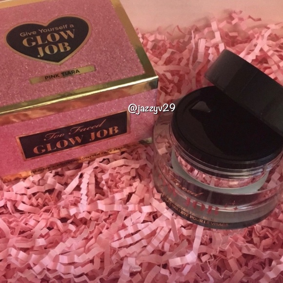 ✨Too Faced Glow Job Radiance Boosting Glitter Face Mask✨ - Picture 3 of 3